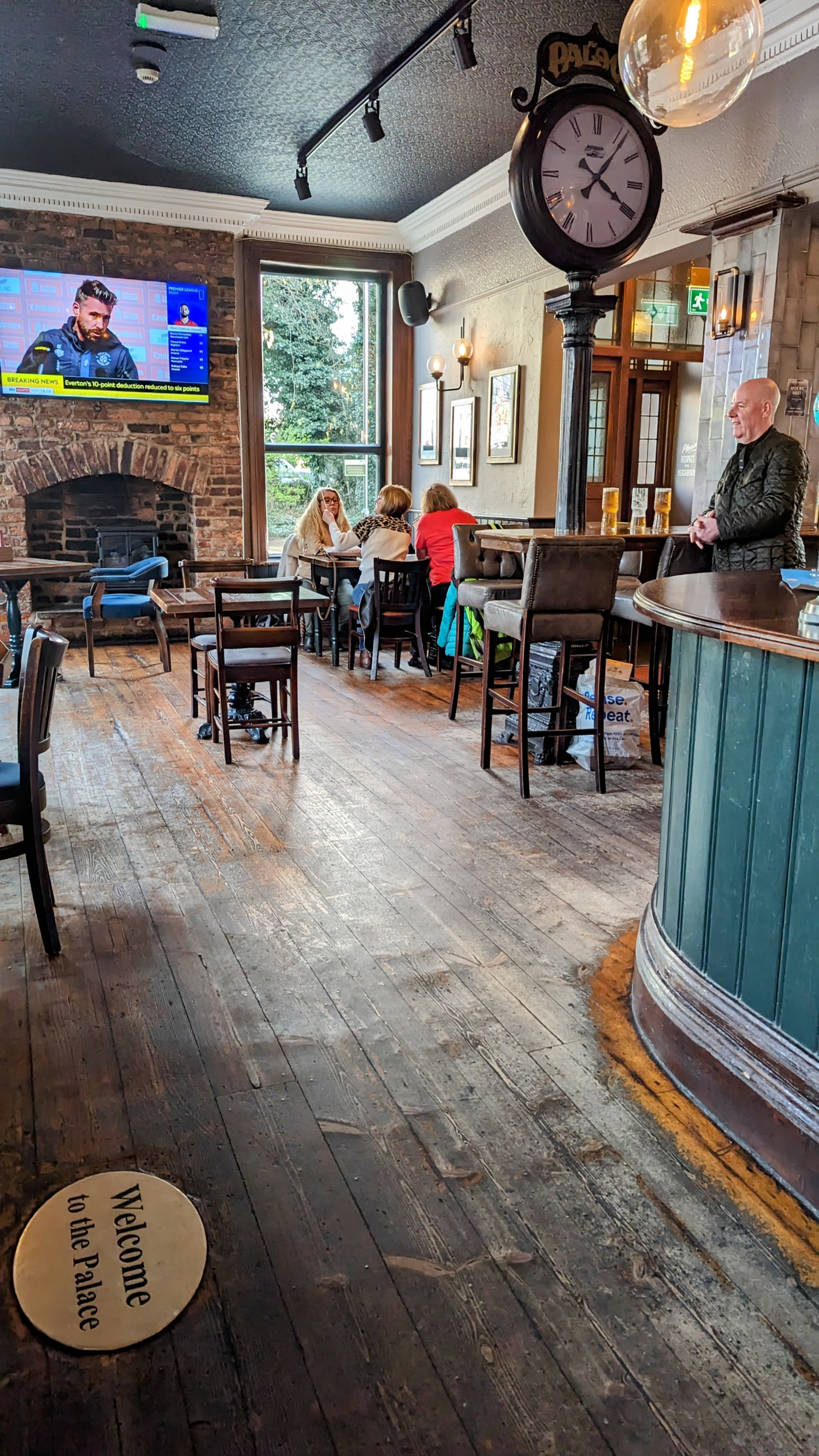 Royalty venue reception, networking, casual event space