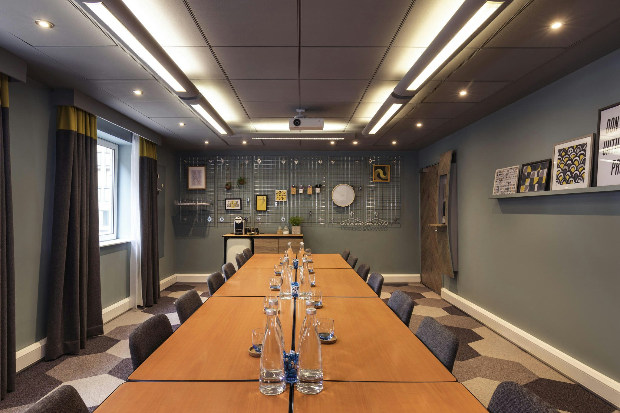 Millennium Suite at Novotel London Bridge, modern meeting space for workshops and conferences.