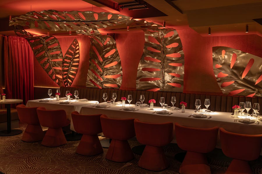 Orangery: private dining event, leaf motif