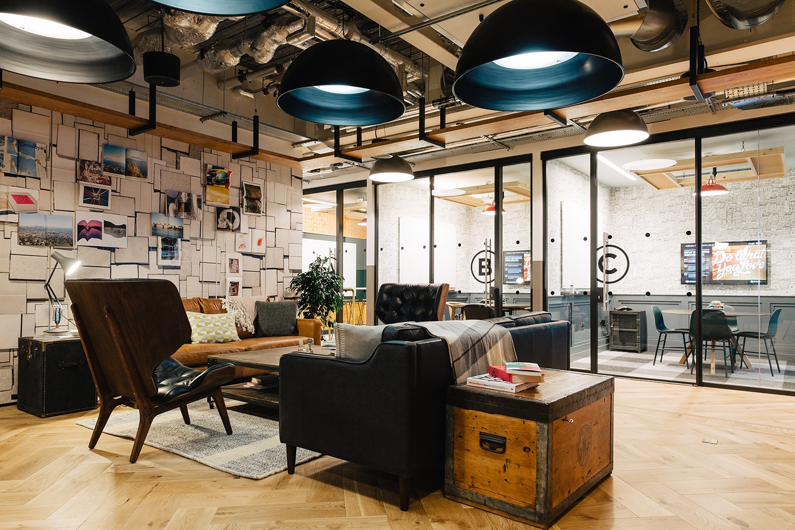 WeWork meeting room, modern co-working, corporate retreat, team building