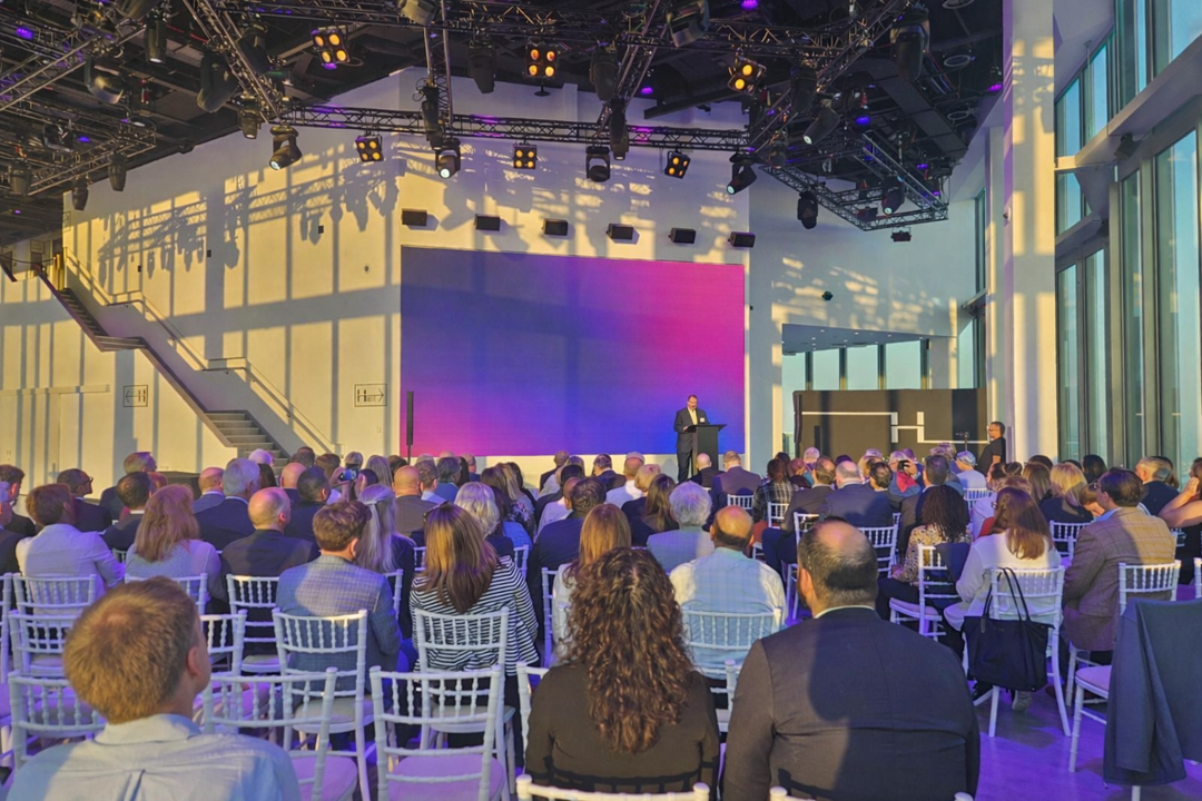 Horizon 22 panel event, tiered seating, conference, keynote