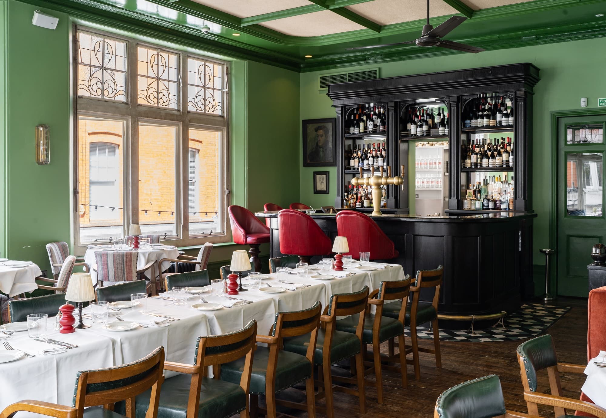 Private dining at The Clubhouse, Coach Makers Arms – Sophisticated corporate event venue.