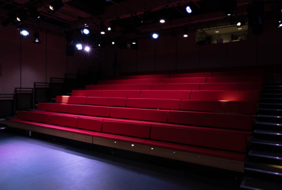 Theatre Porto Office Space: Modern tiered seating event venue