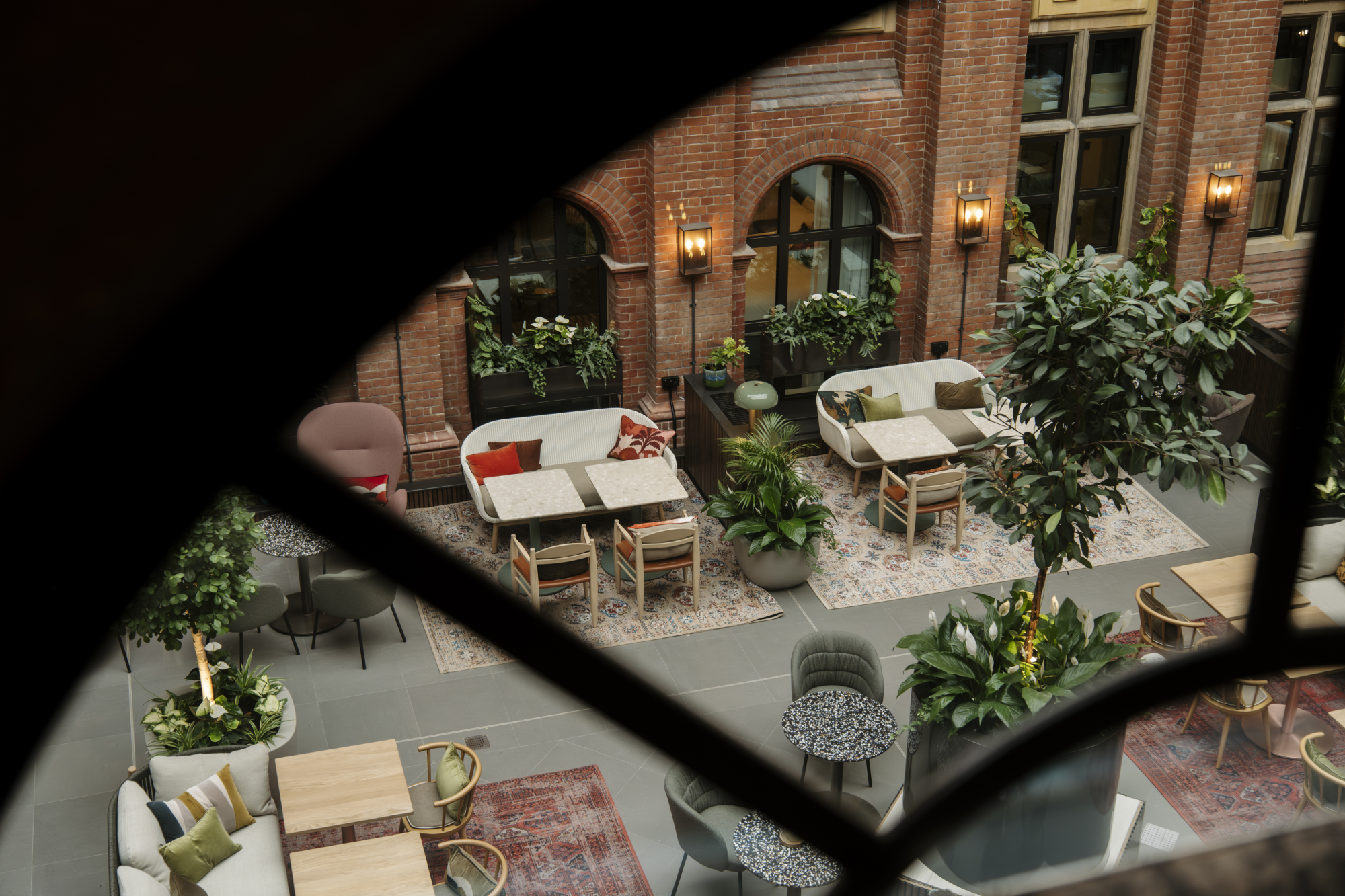 Oz & Isle Courtyard | Cambridge Event Venue | Networking