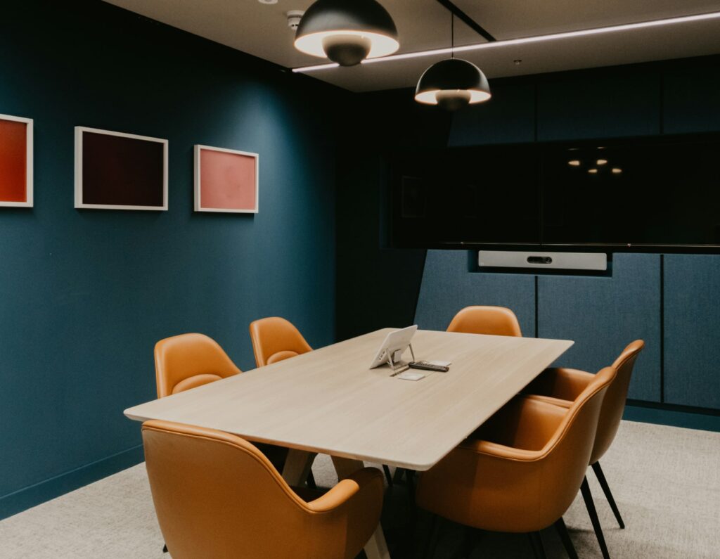 Camden meeting room, round table, AV, executive briefing