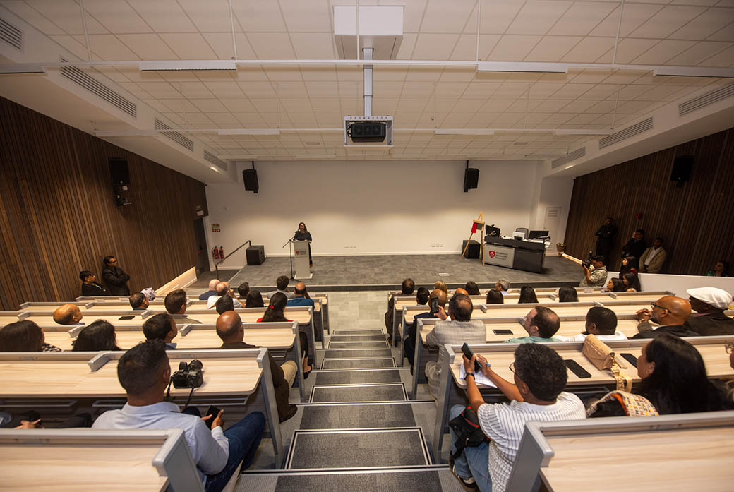 Middlesex Uni lecture hall, tiered seating, academic conference, corporate training