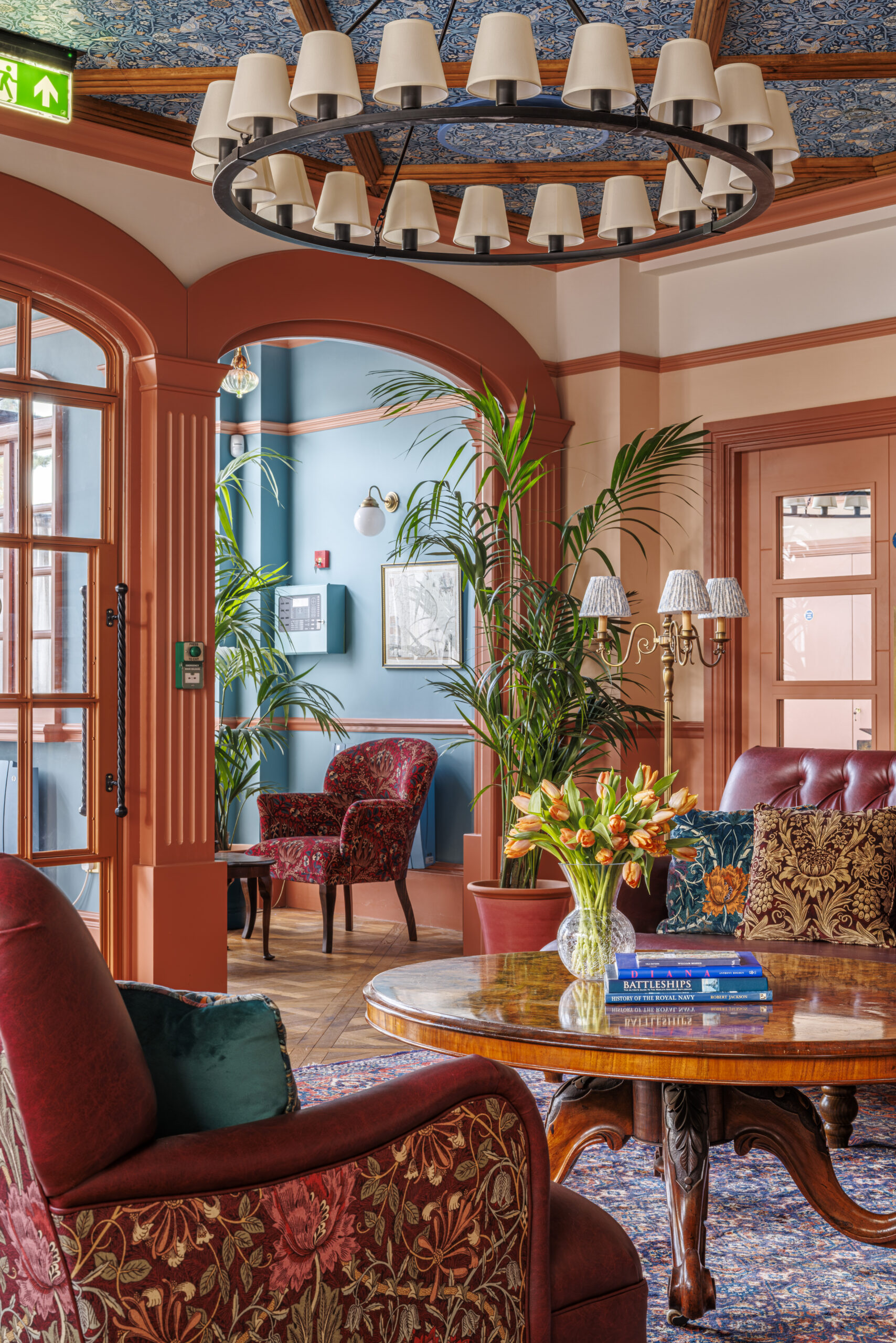 Ellis Suite, Windmill Farm Hotel networking lounge, stylish greenery