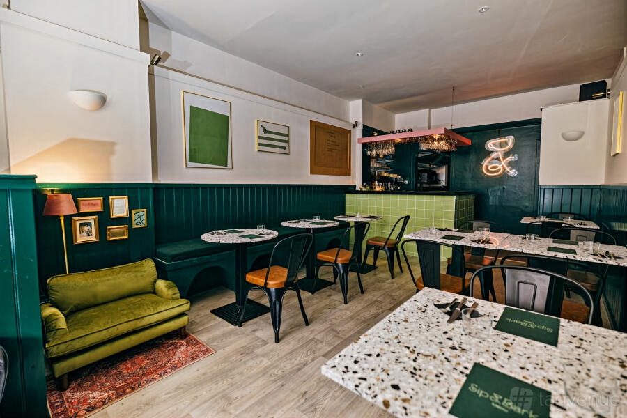 Cask & Vine Tasting Cellar: Intimate event venue, bar, networking, reception.