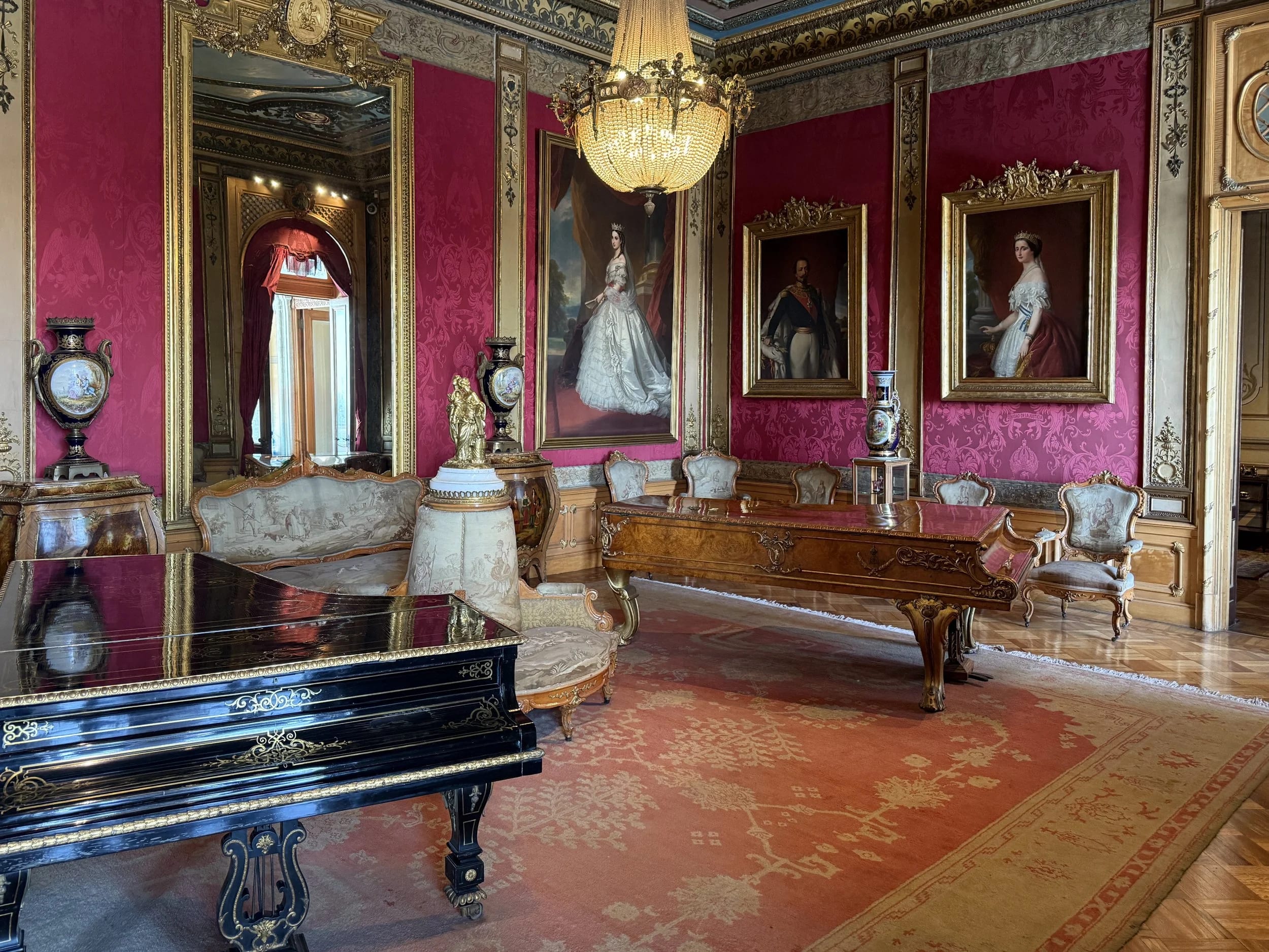 King's Room ballroom, opulent decor, luxury event, VIP reception