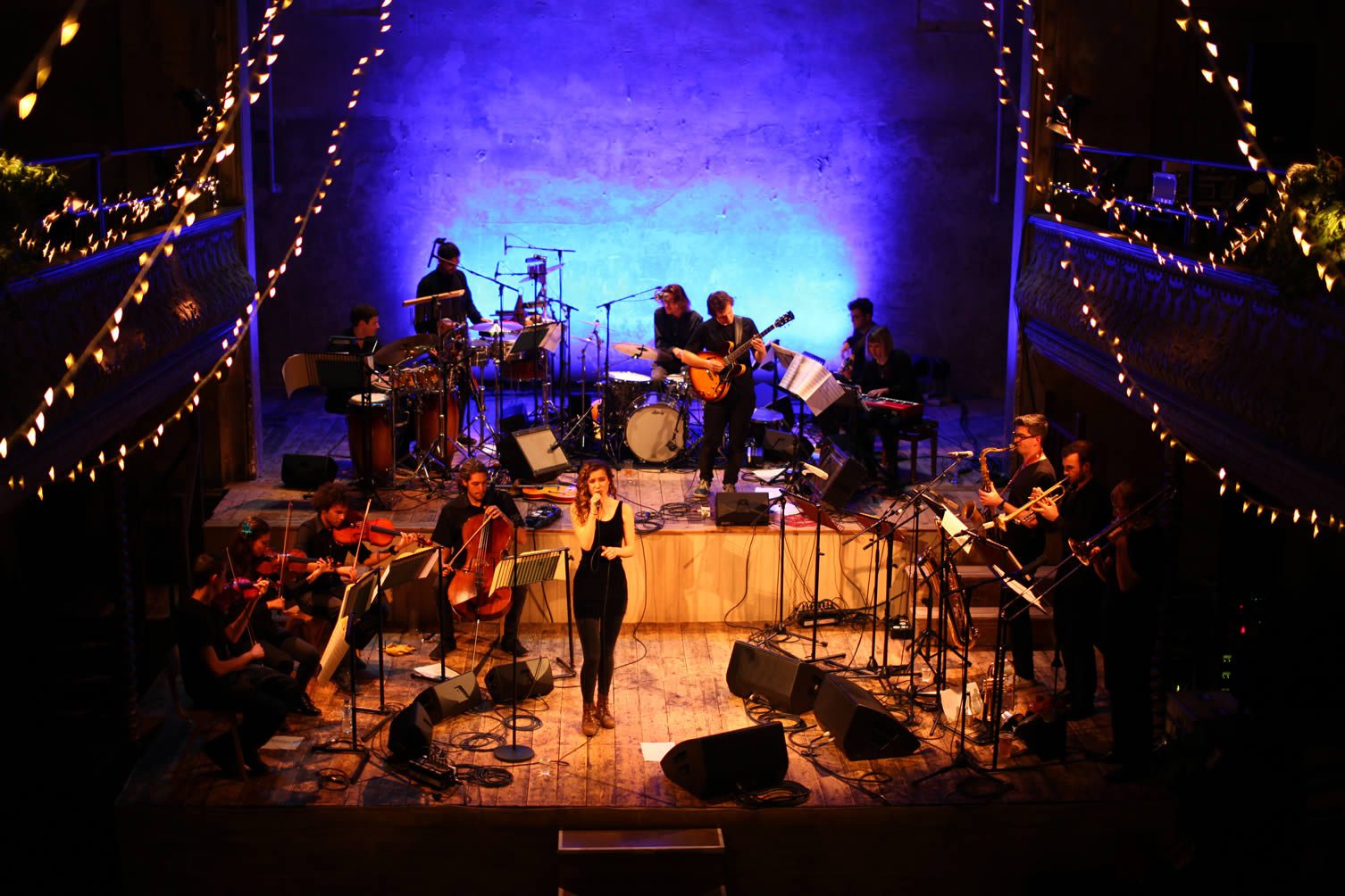 Elegant gala event: King's Room band, string lights