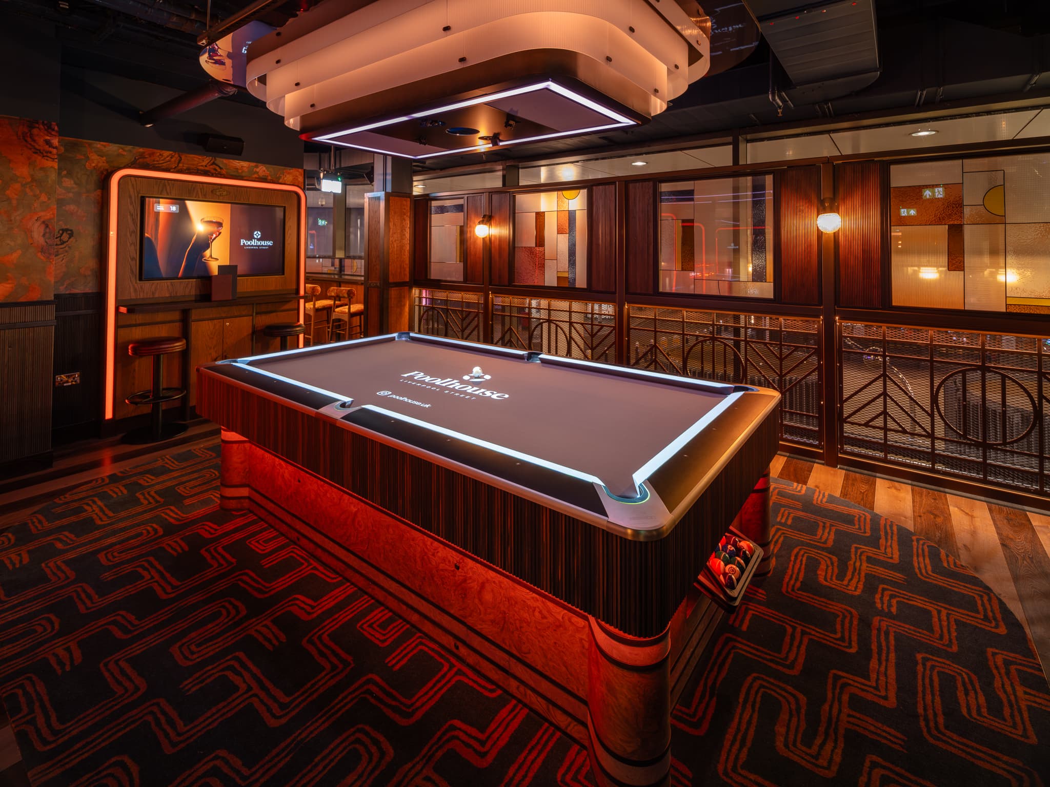 Starlight Suite at Poolhouse: High-end breakout room for corporate networking and team building.