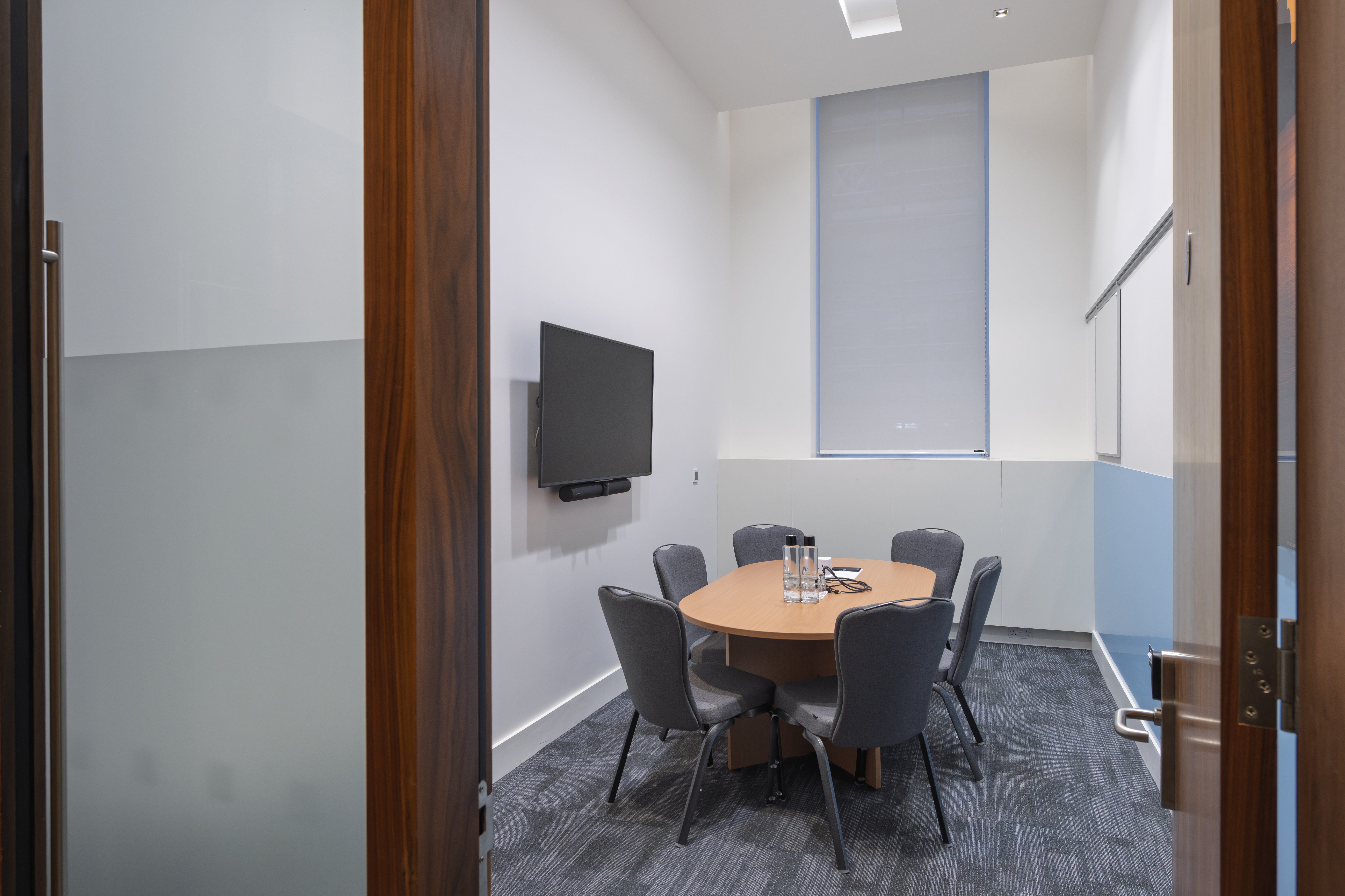 Kao Room, modern meeting, IET London, event space