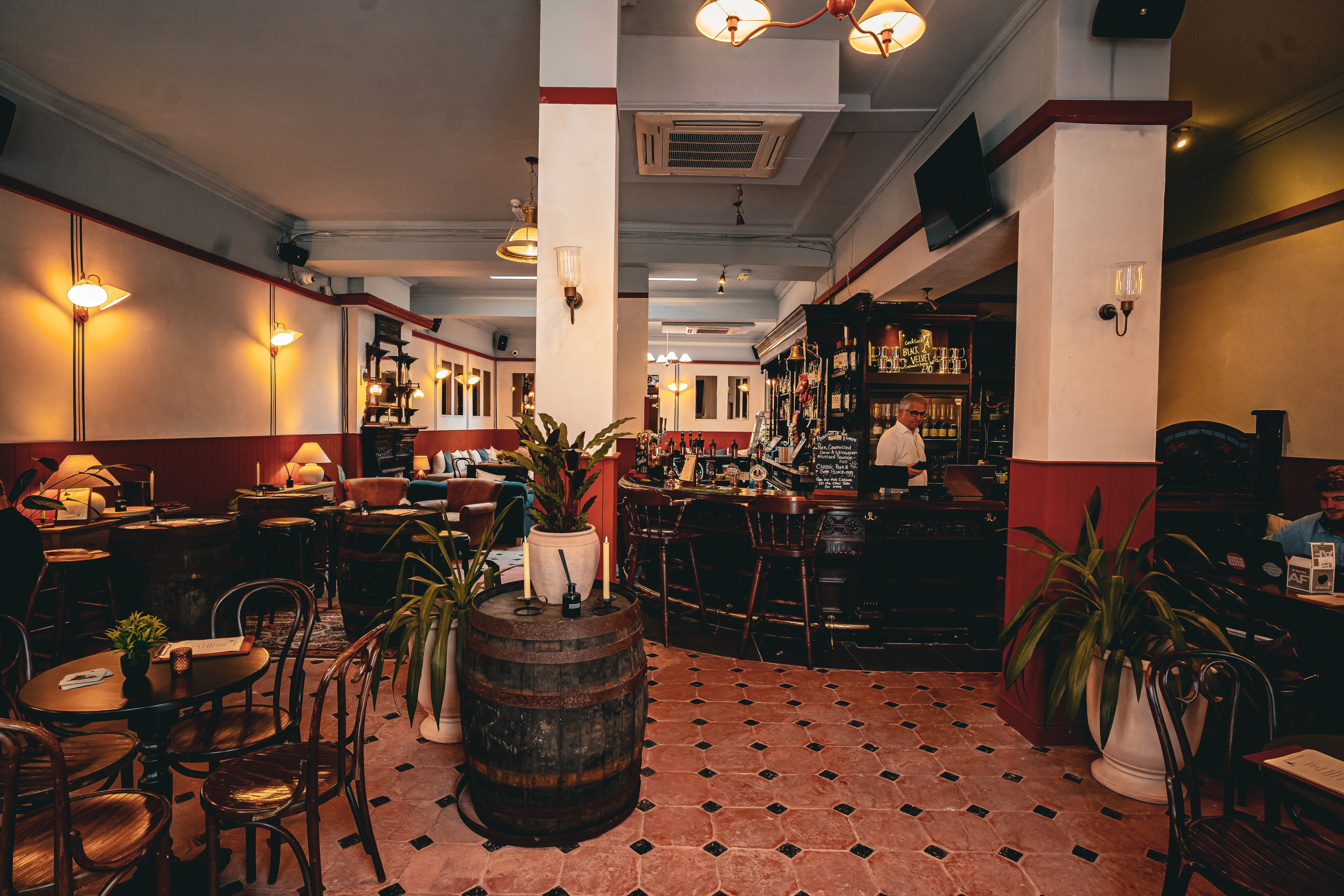 Bull & Egret intimate event space, cocktail reception, networking