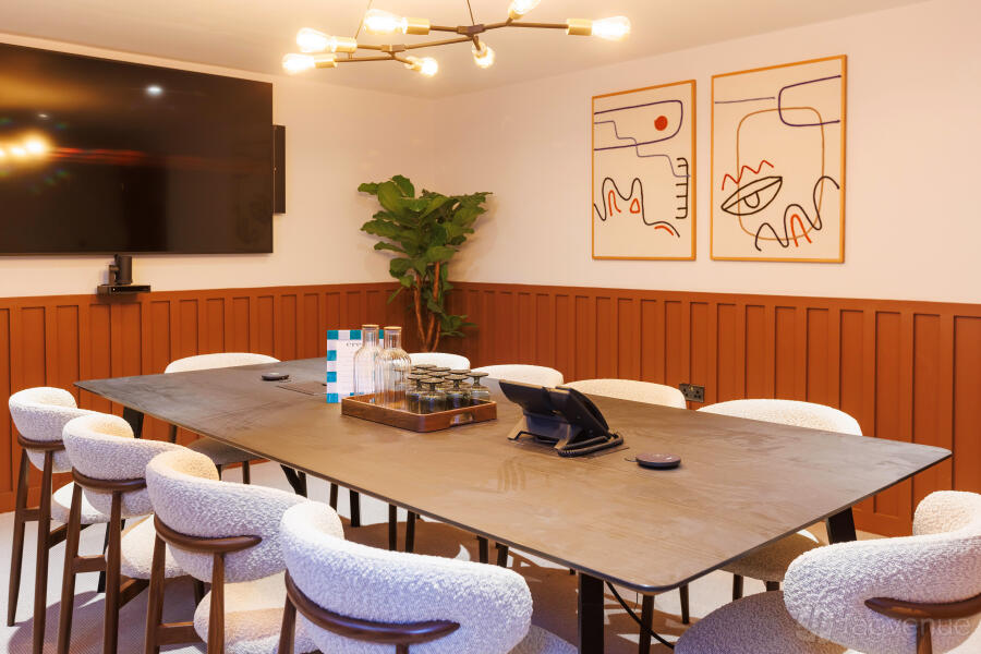 Modern London Bridge boardroom event space | Meeting workshop