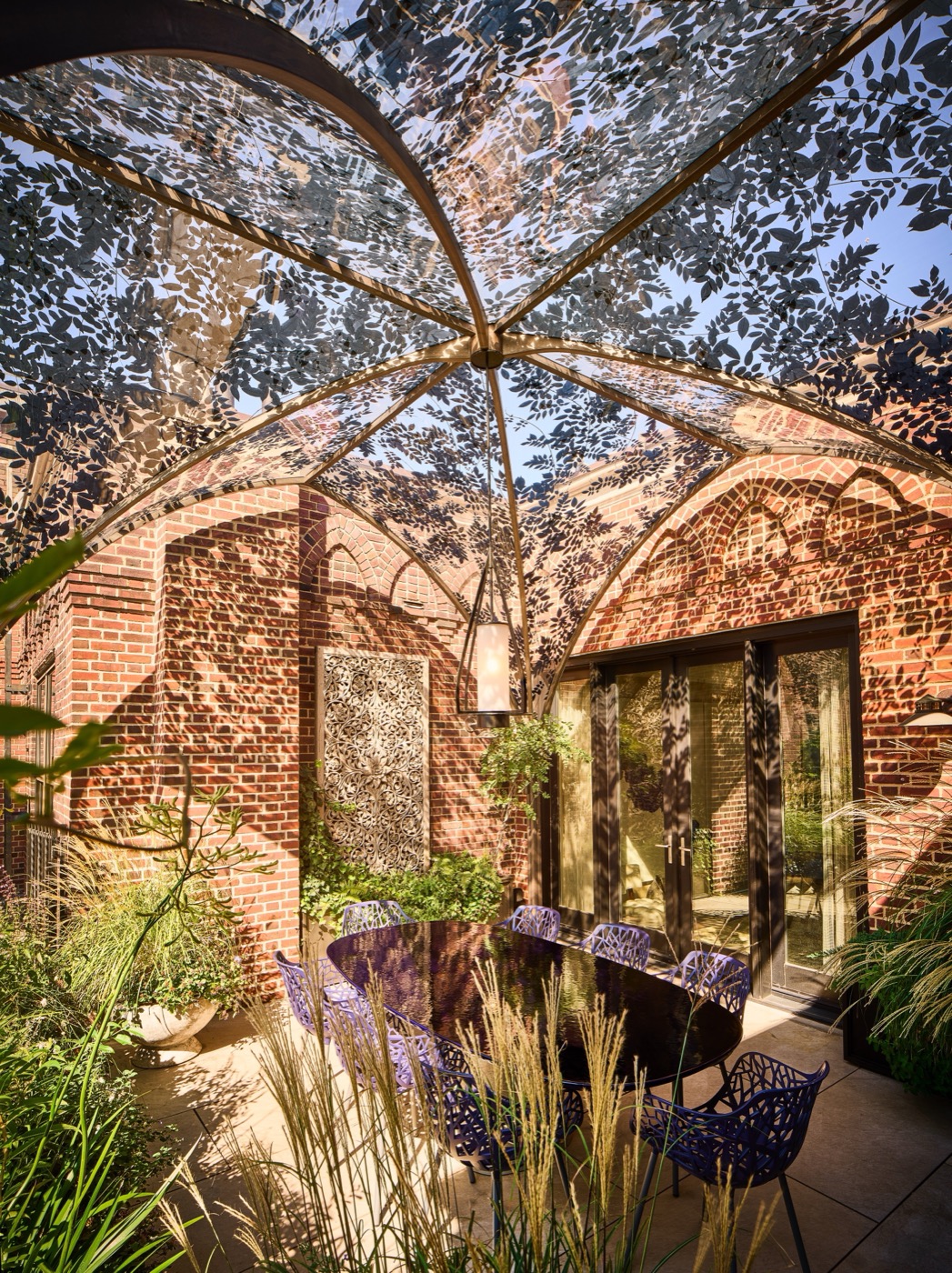 London Bridge outdoor event space, brick & greenery, VIP dinner, cocktail reception.