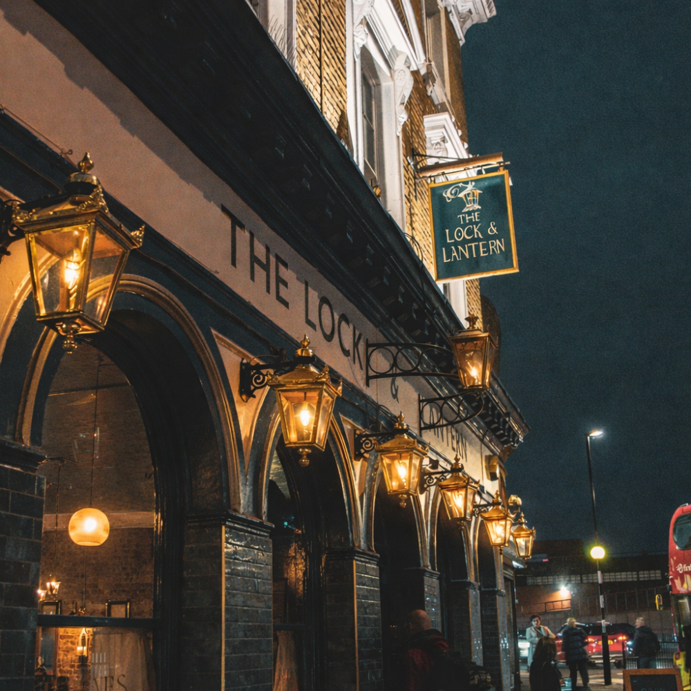 Lock & Lantern pub, lanterns, networking, reception