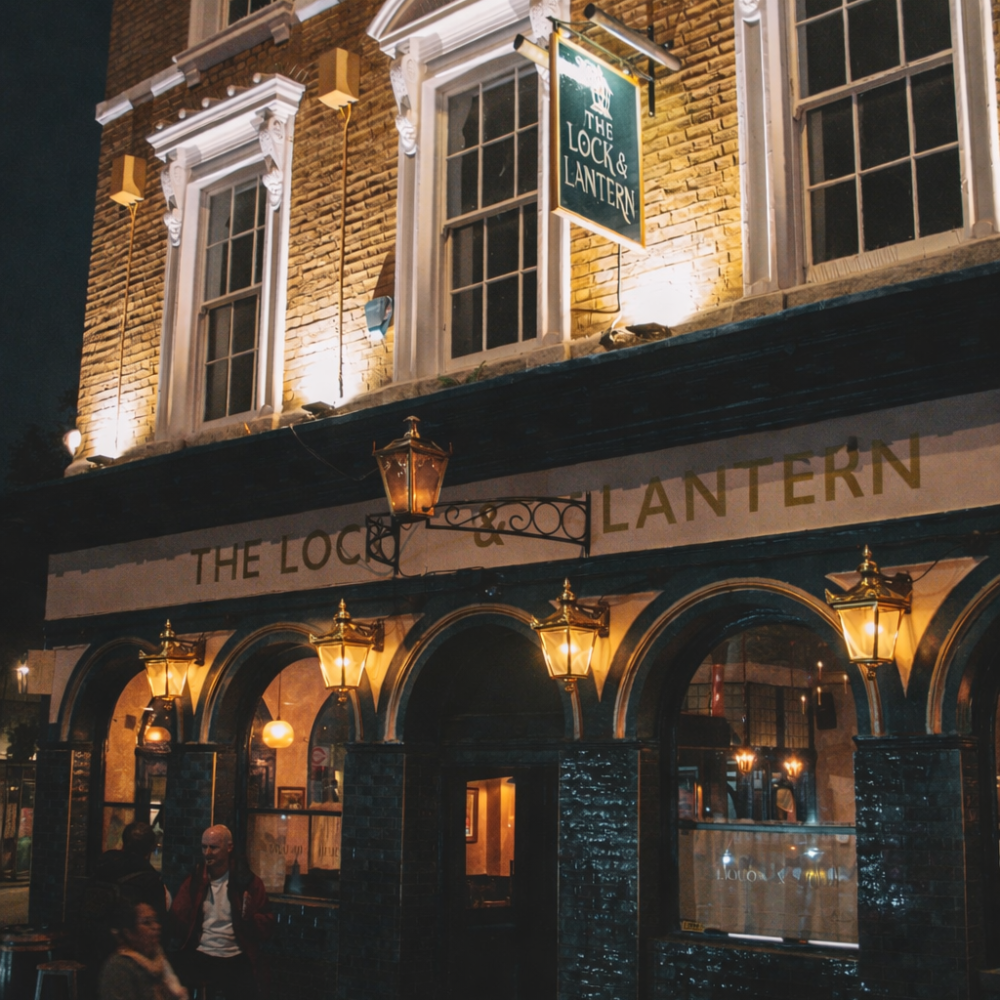 Historic pub event bar, night networking dinner