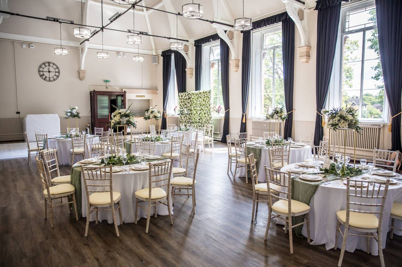 Mansfield Hall wedding venue, gold Chiavari chairs, elegant reception setup.