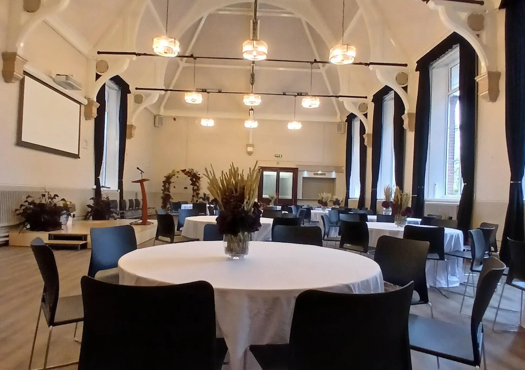 Vestry Hall, Mitcham - image 3