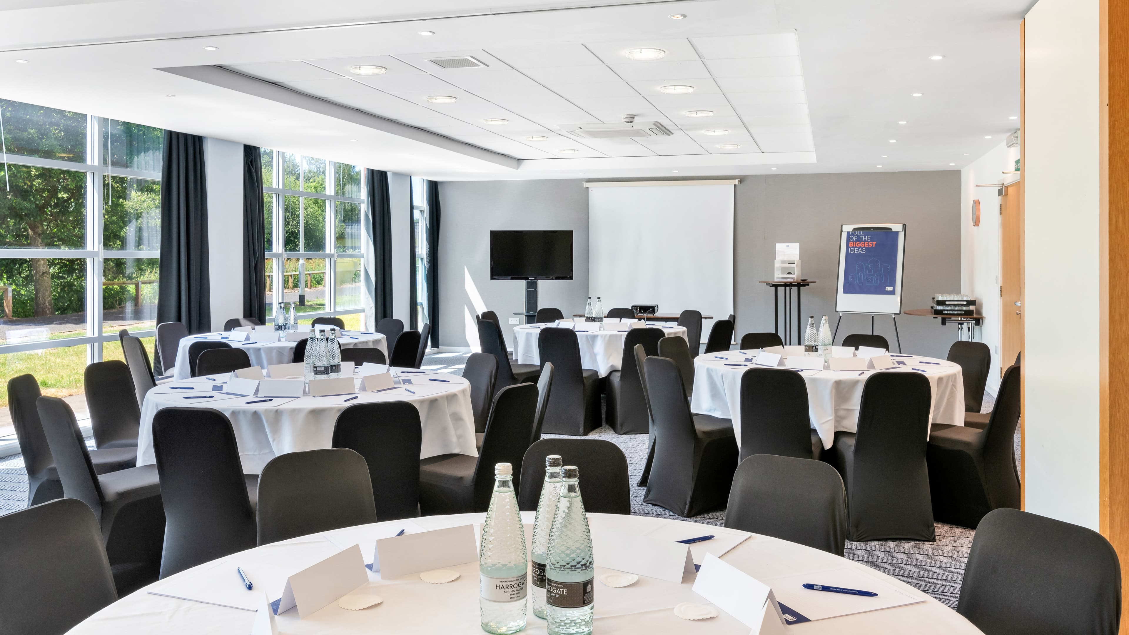 Holiday Inn Express Leigh - Sports Village - image 1
