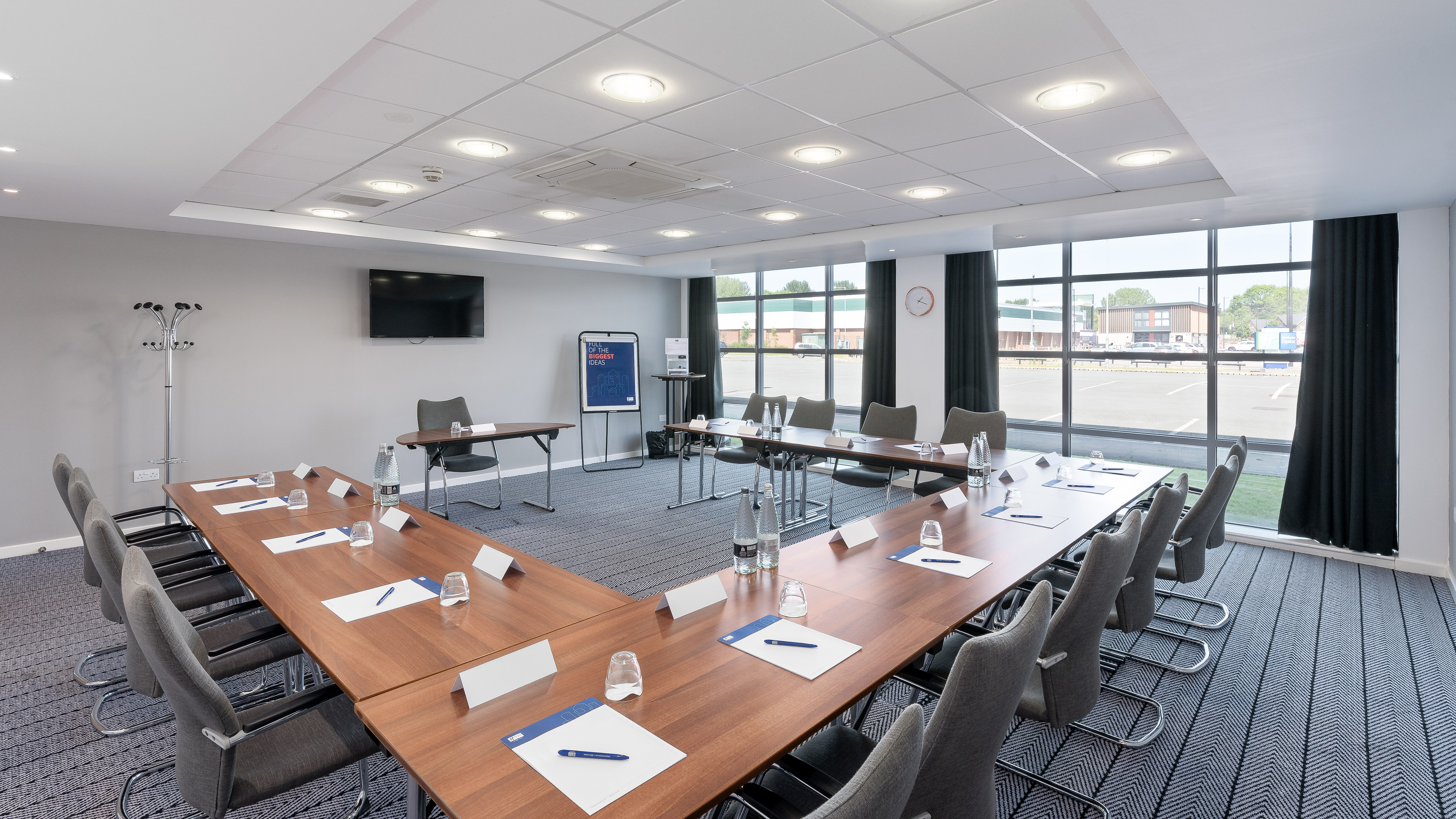 Holiday Inn Express Leigh - Sports Village - image 1