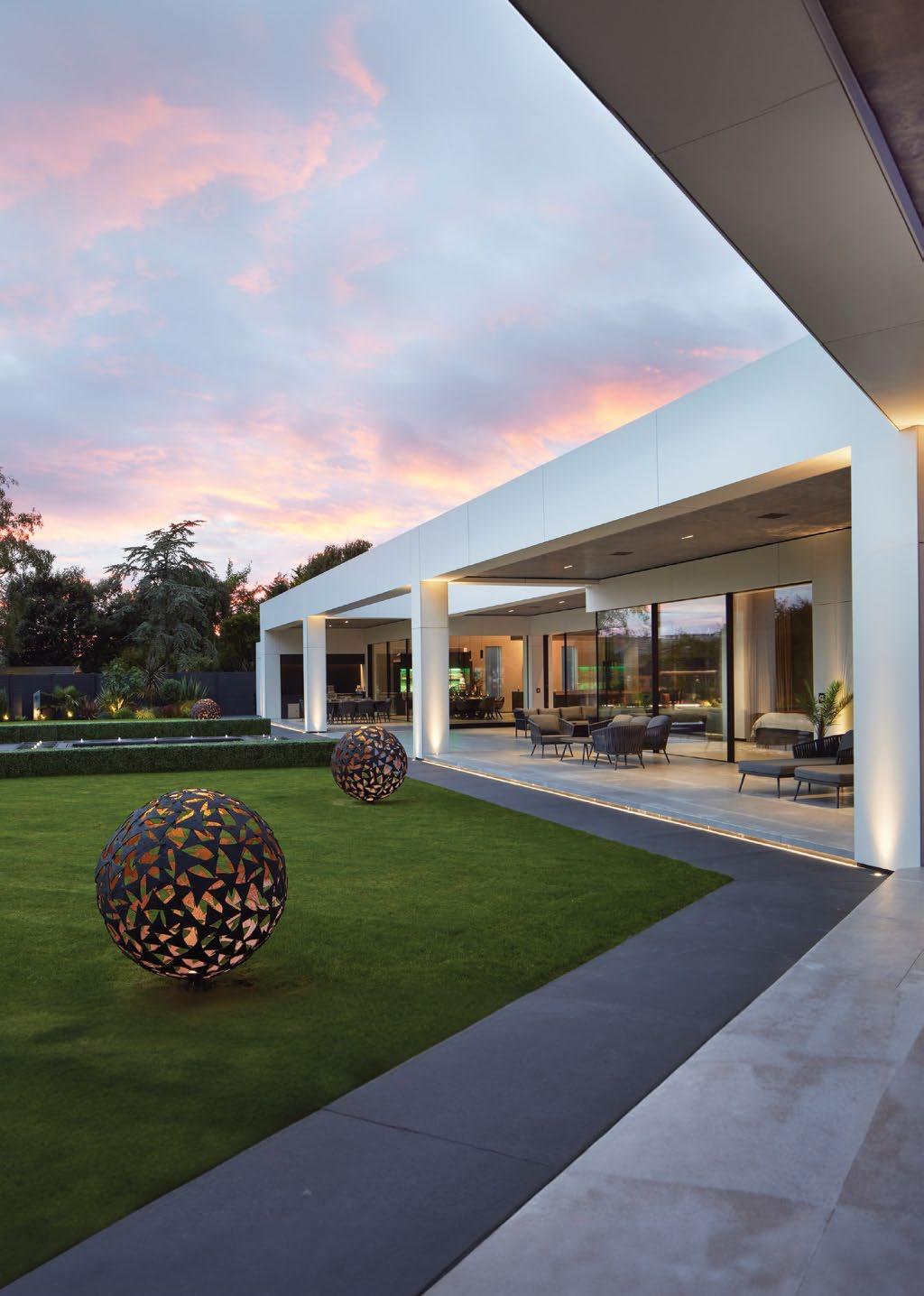Luxury Chelsea venue with indoor-outdoor flow for intimate receptions and networking soirées.