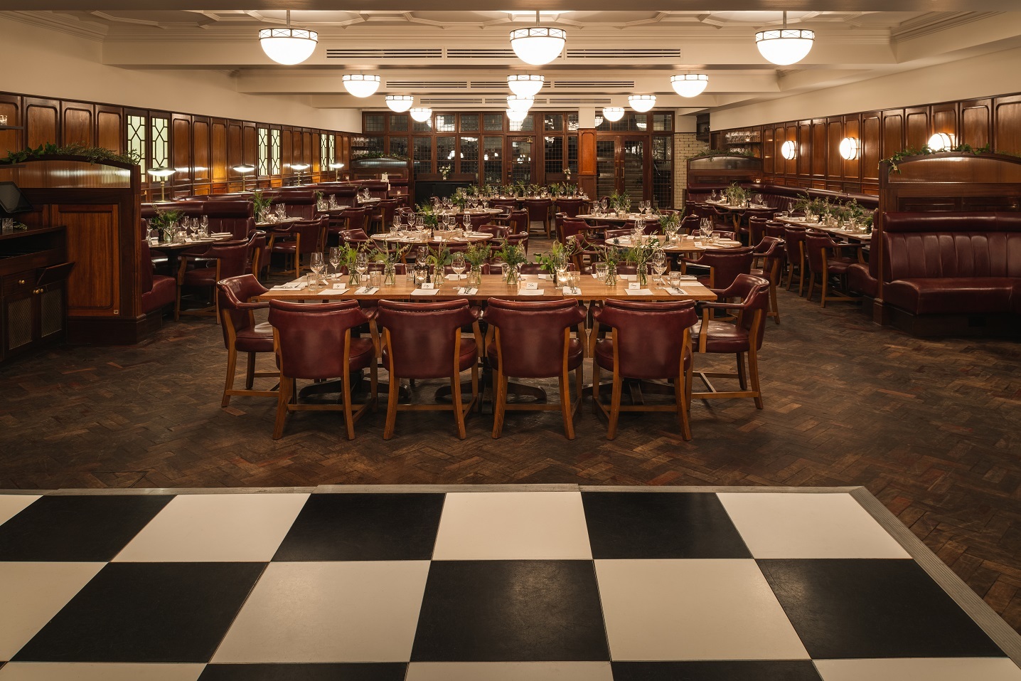 Hawksmoor Guildhall - image 4