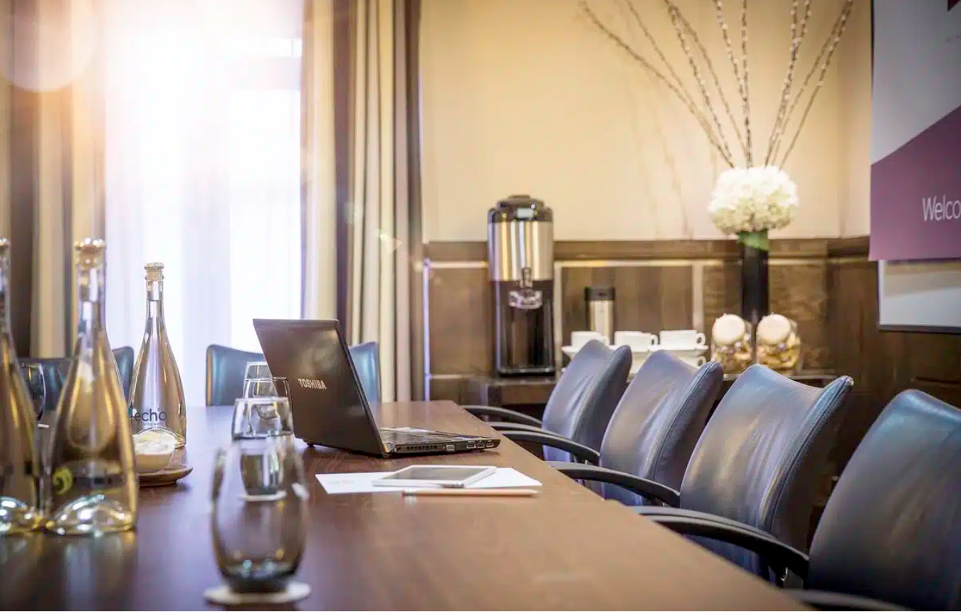 The Crown London Hotel - image 1