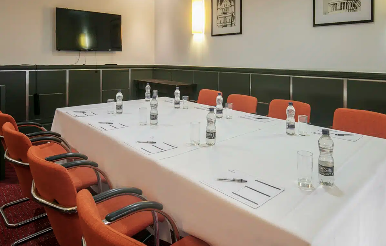 The Crown London Hotel - image 1