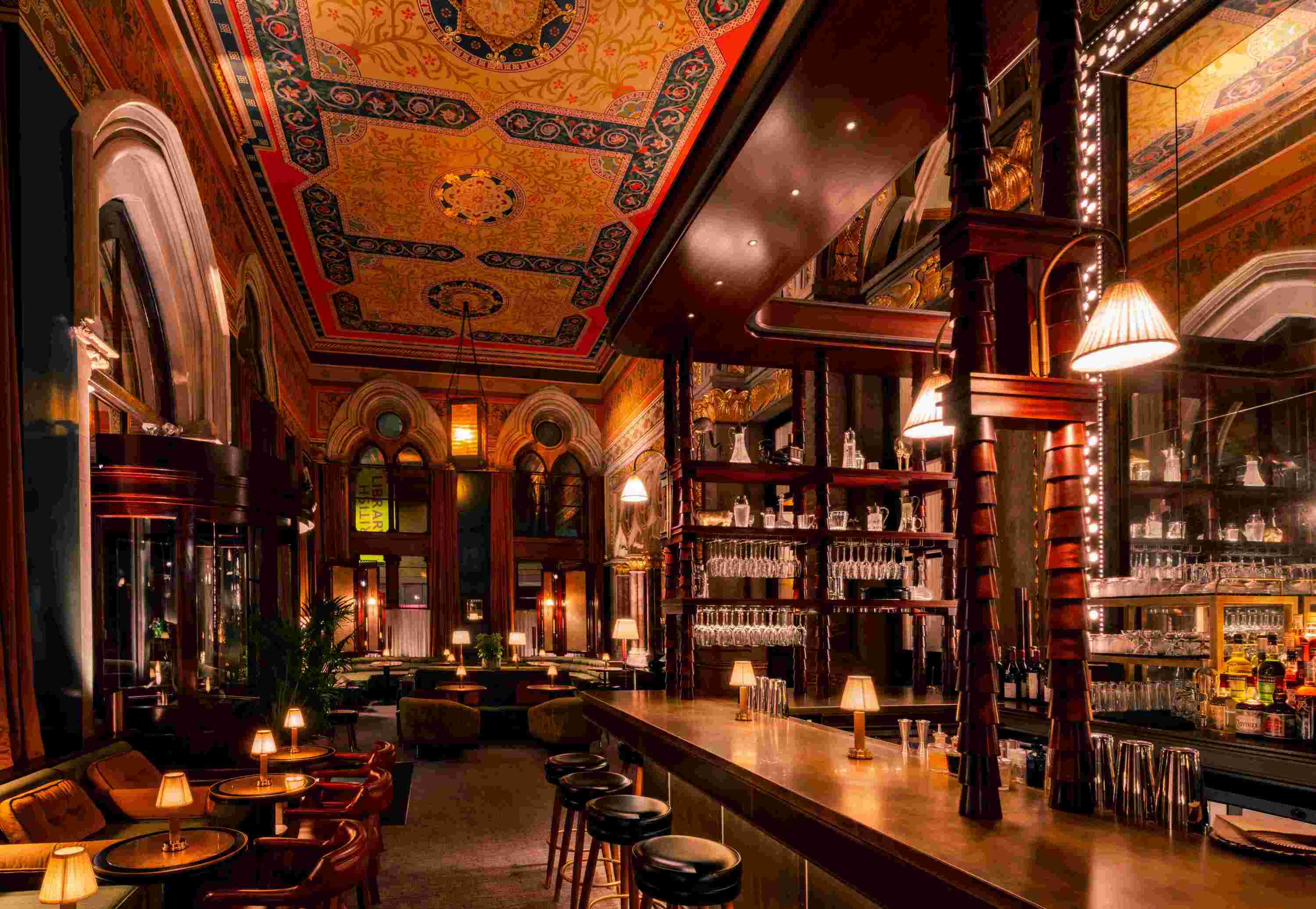 Hawksmoor St Pancras Martini Bar: Opulent architecture for VIP receptions and networking events.