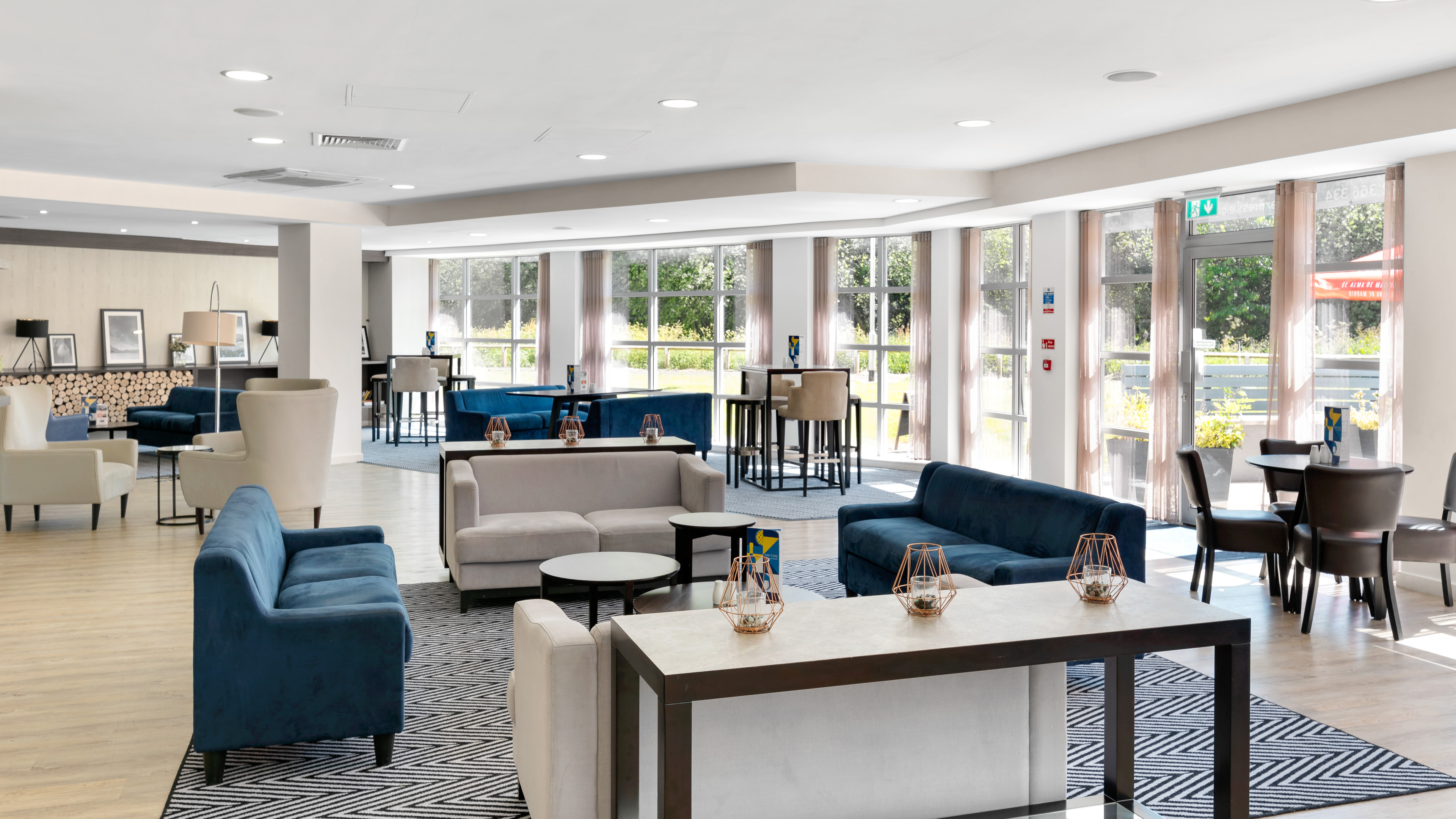 Holiday Inn Express Leigh - Sports Village - image 1