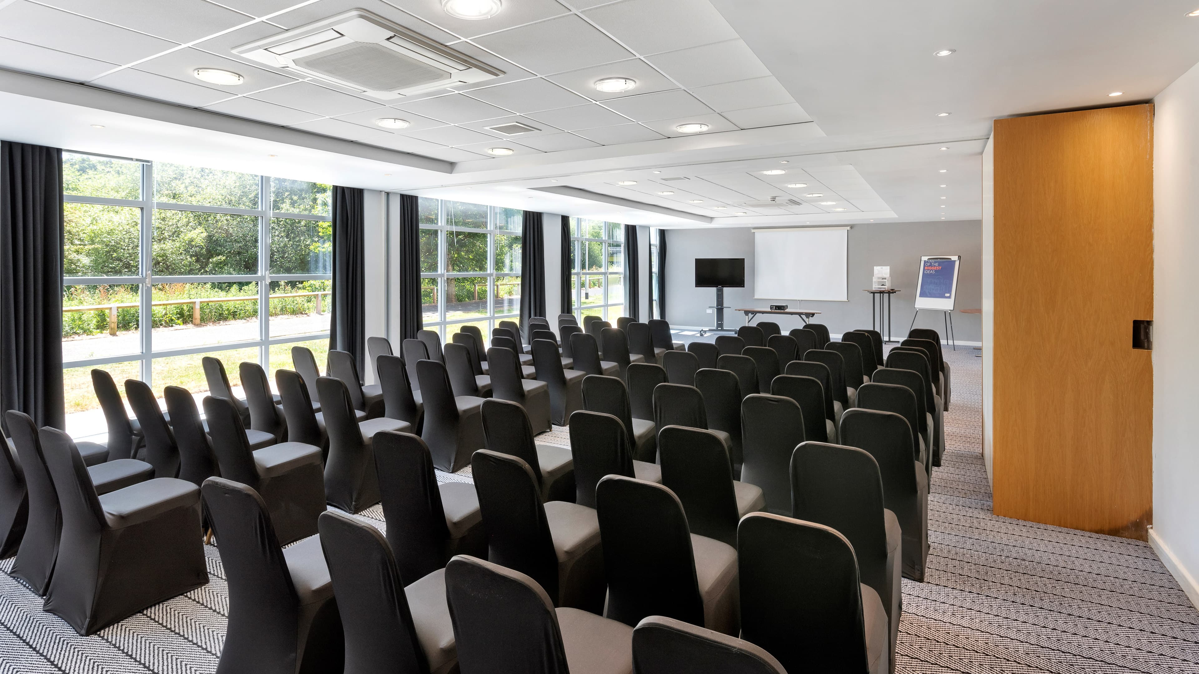 Holiday Inn Express Leigh - Sports Village - image 1