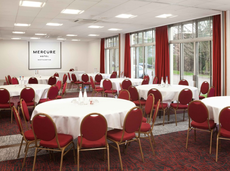 Mercure Northampton Hotel - image 2