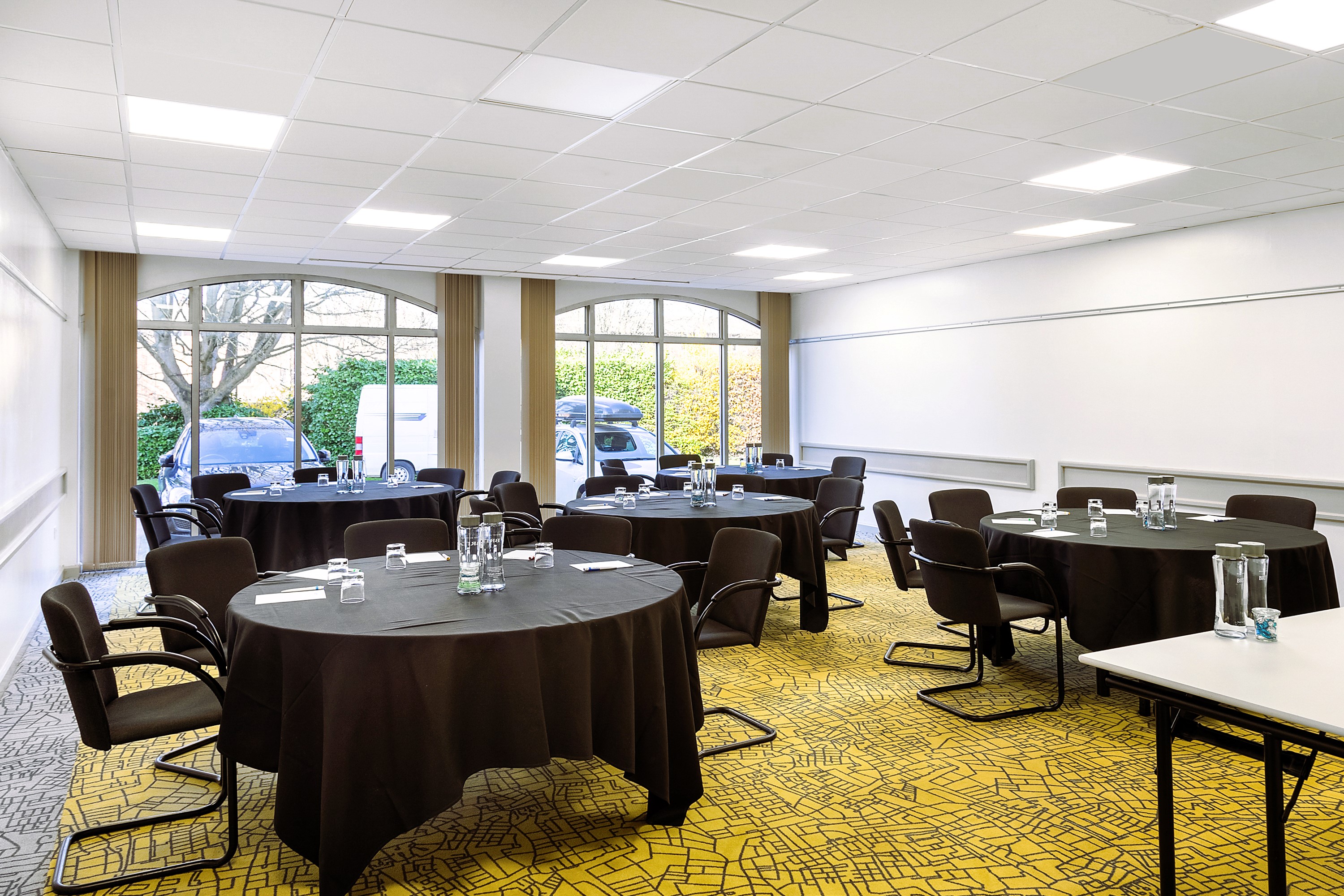 Mercure Northampton Hotel - image 2