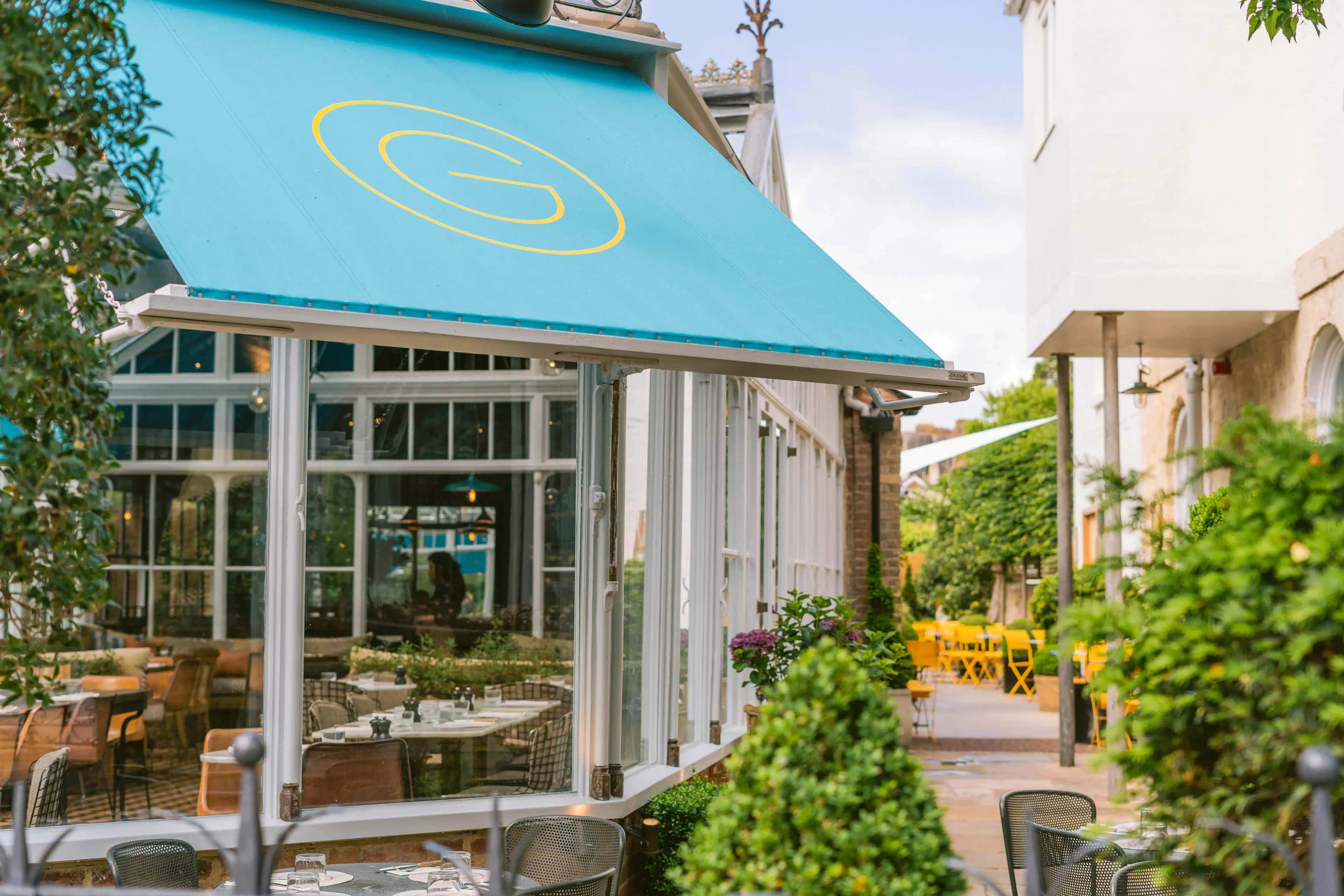 Gees Restaurant & Bar - image 4