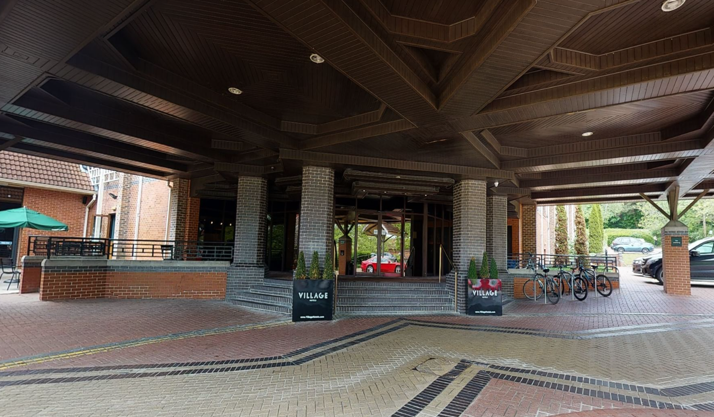 Village Hotel Swindon - image 4