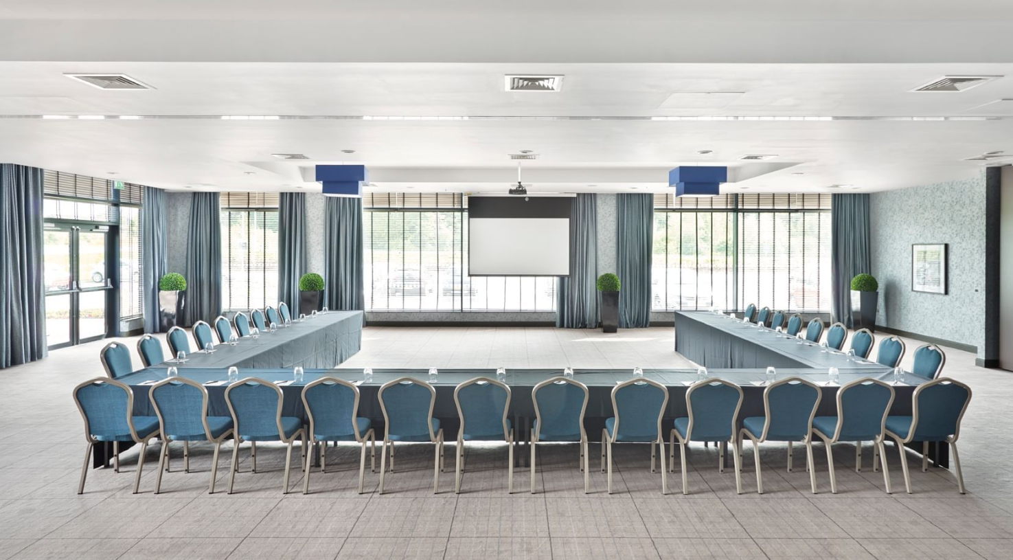 Village Hotel Swindon - image 2