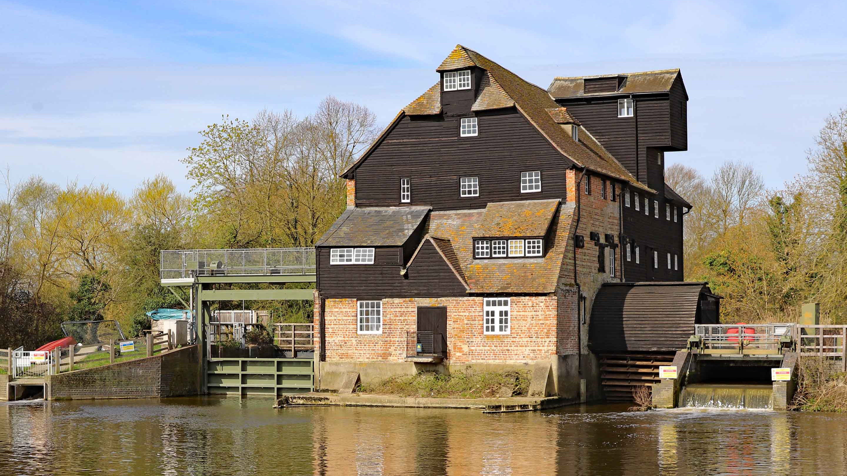 Houghton Mill and Waterclose Meadows - image 1
