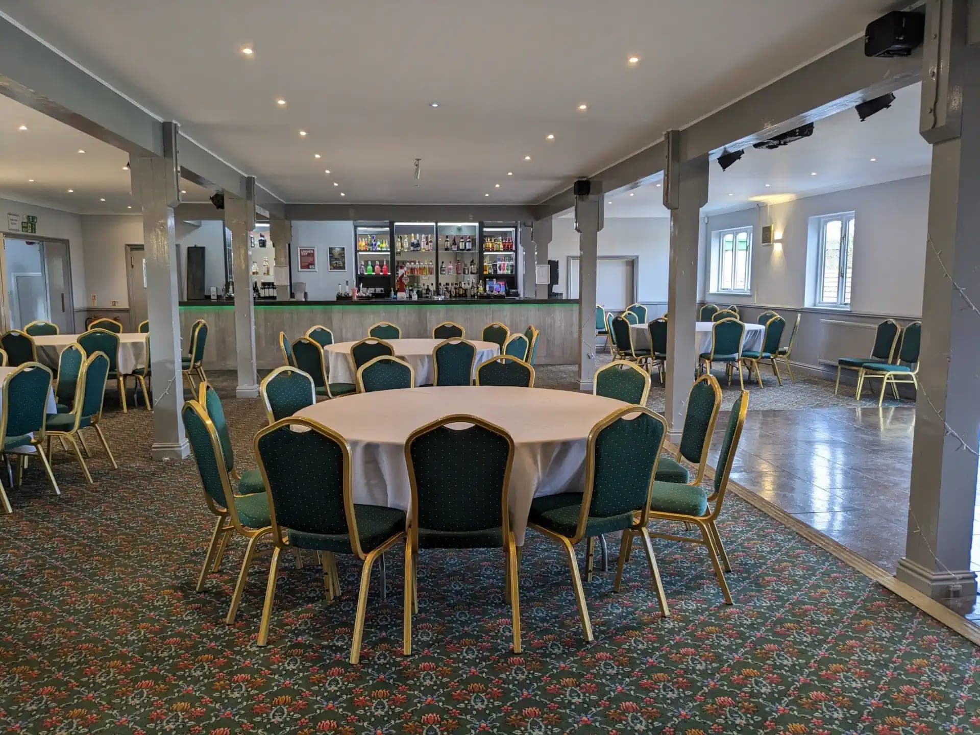 Lakeside Lodge Golf & Country Club - image 1