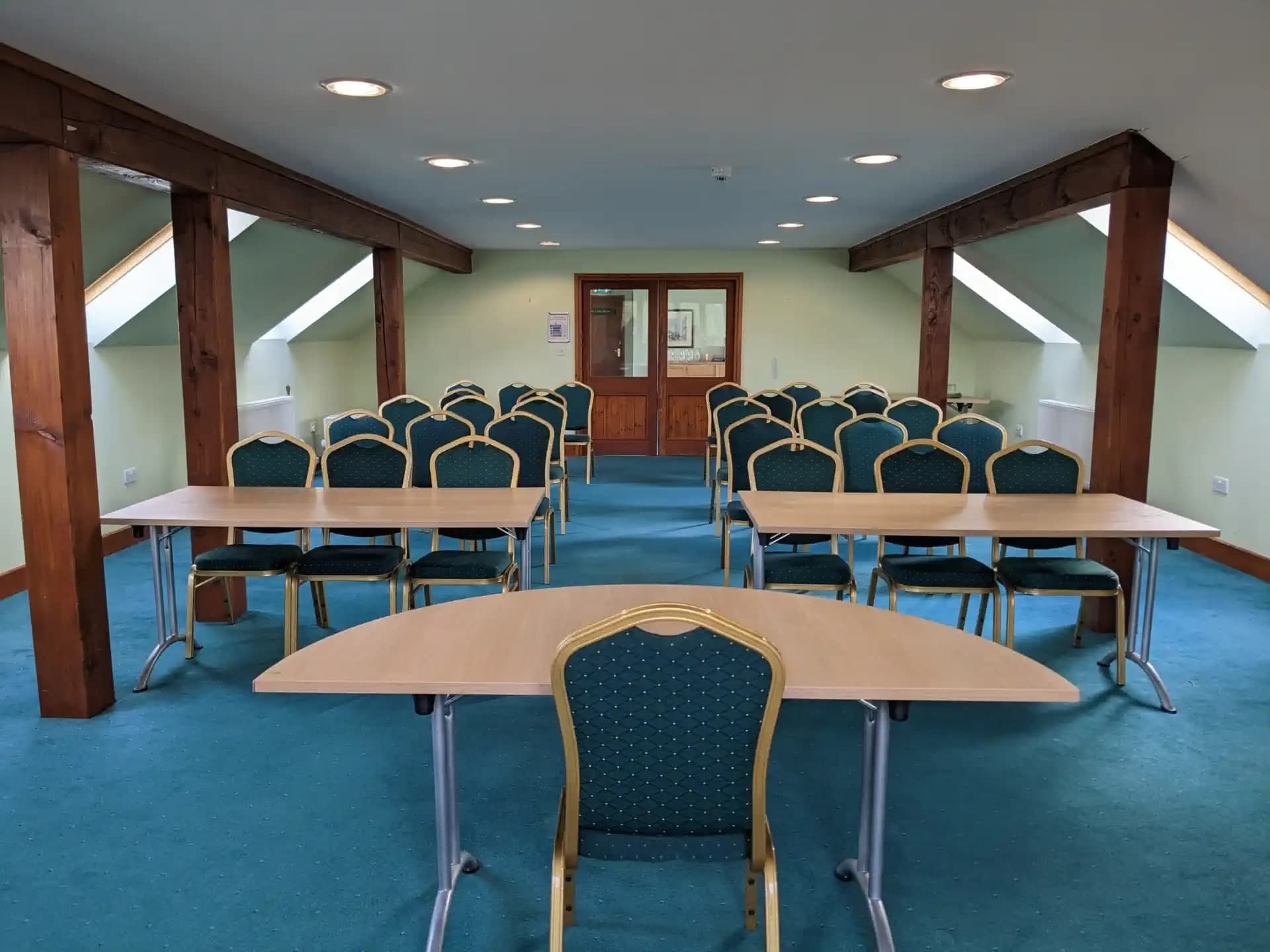 Lakeside Lodge Golf & Country Club - image 1