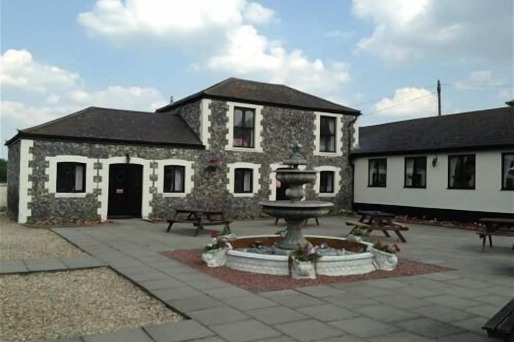 The Coach House Hotel - image 1