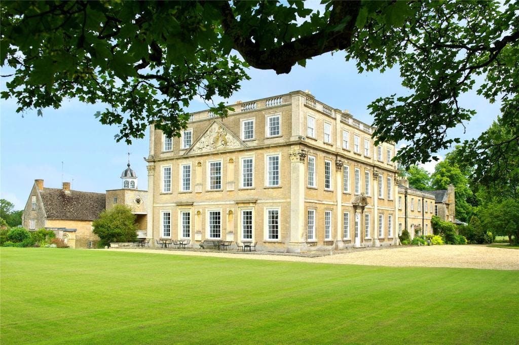 The Coach House Hotel - image 3