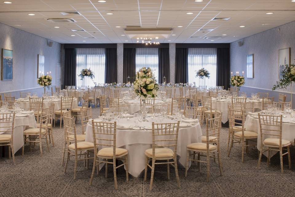 North Lakes Hotel & Spa - image 3