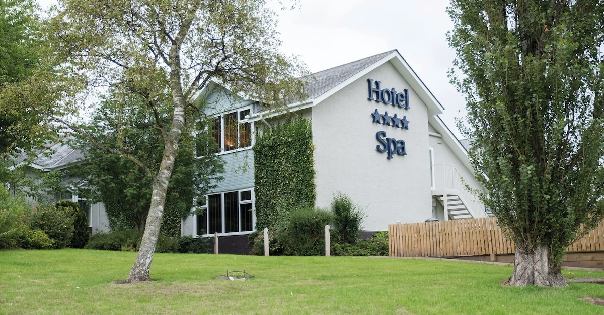 North Lakes Hotel & Spa - image 3