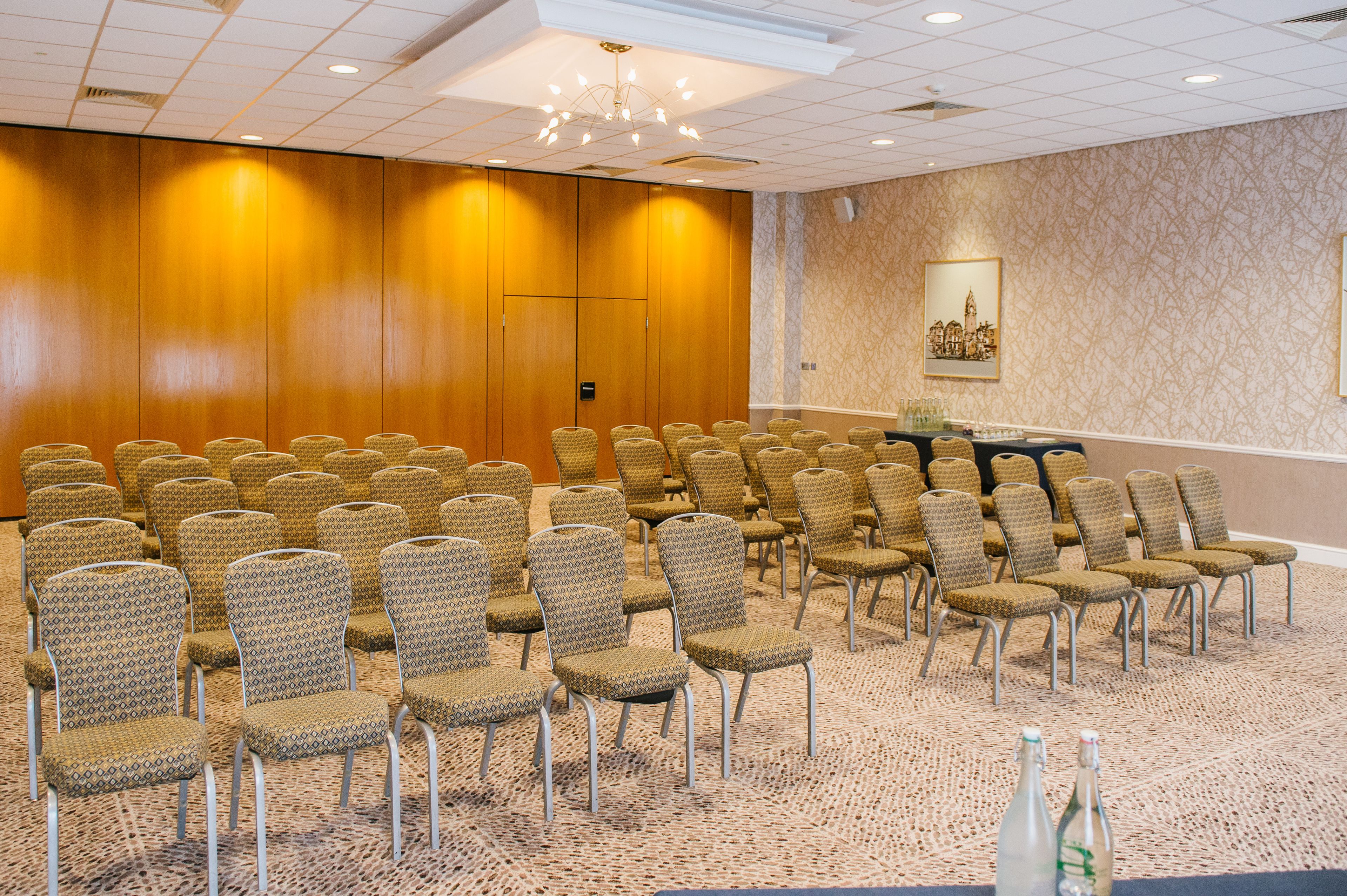 North Lakes Hotel & Spa - image 4