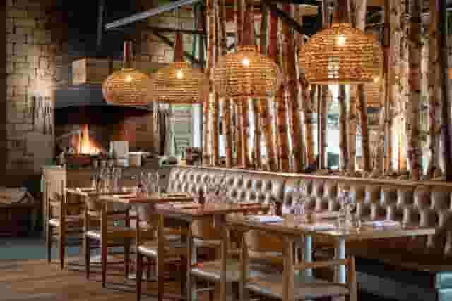 Bar & Lounge