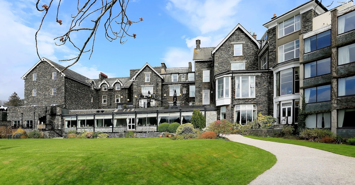 Macdonald Old England Hotel & Spa - image 2