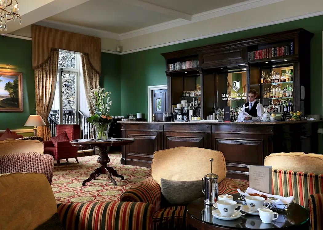 Macdonald Old England Hotel & Spa - image 3