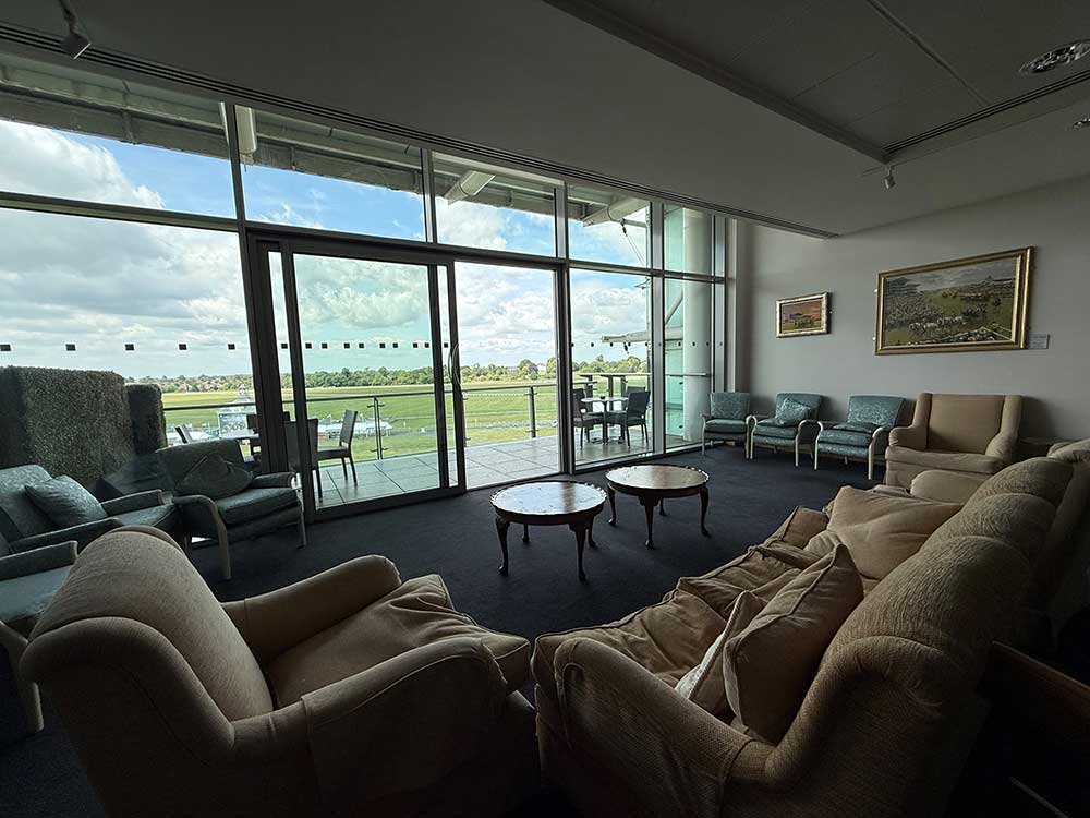York Racecourse - image 2
