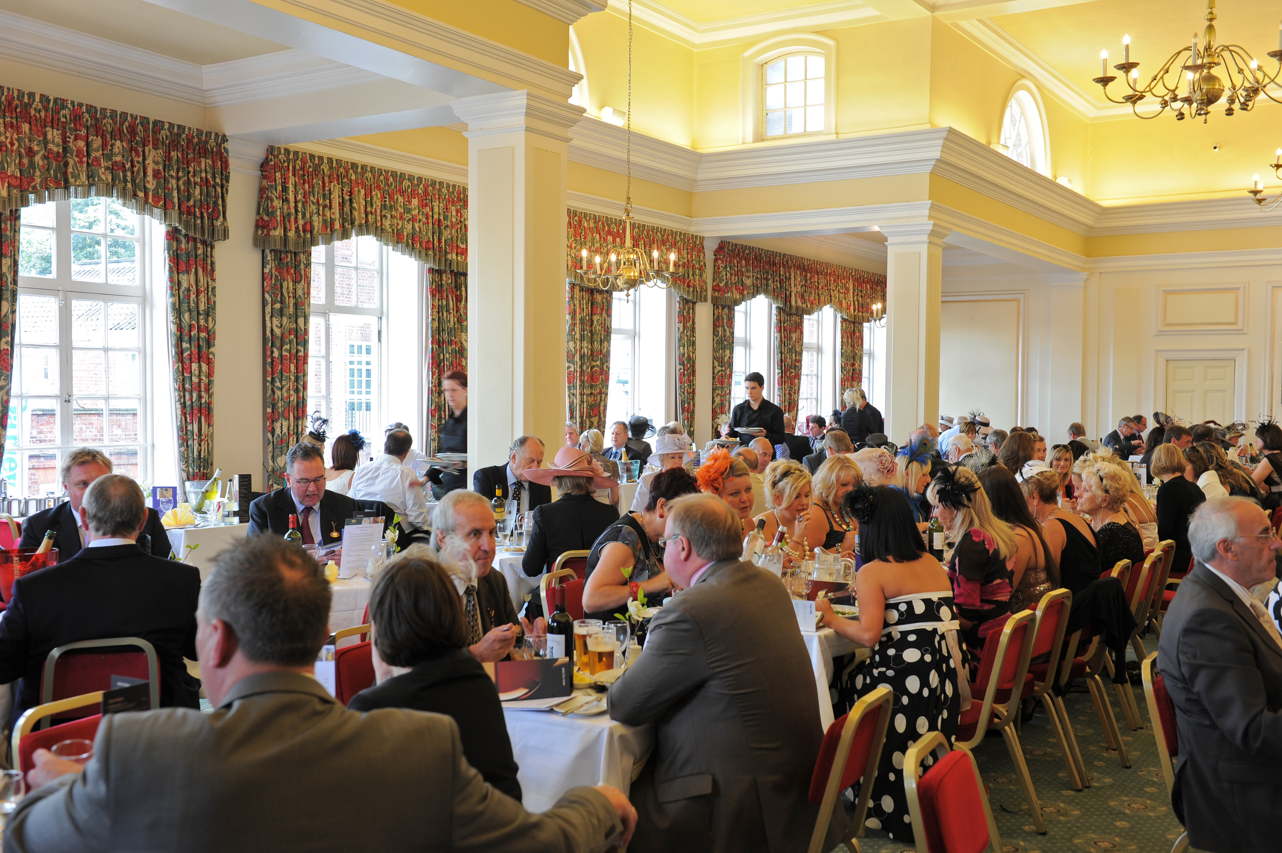 York Racecourse - image 2